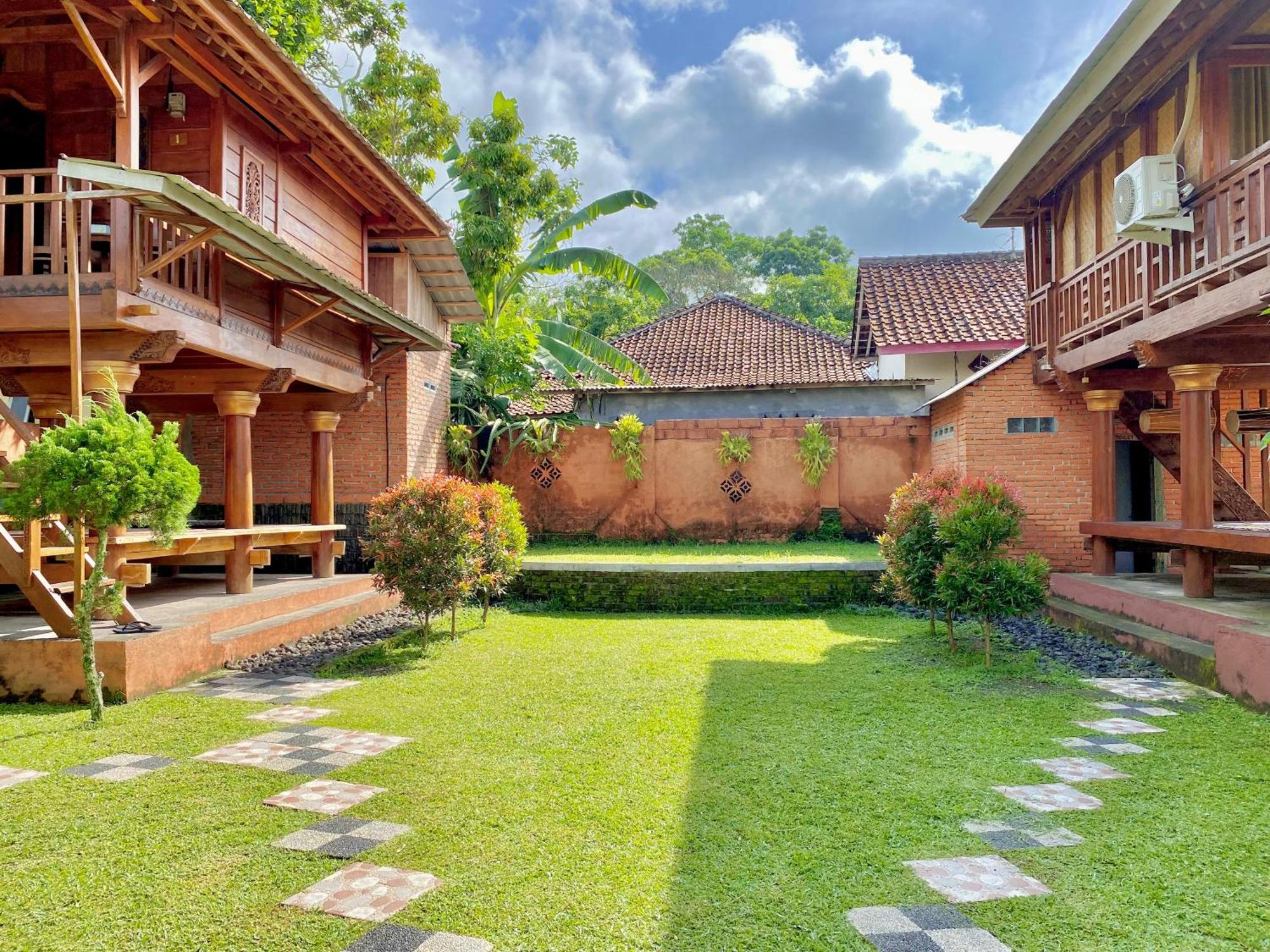 Bello Bungalow Batukliang エクステリア 写真