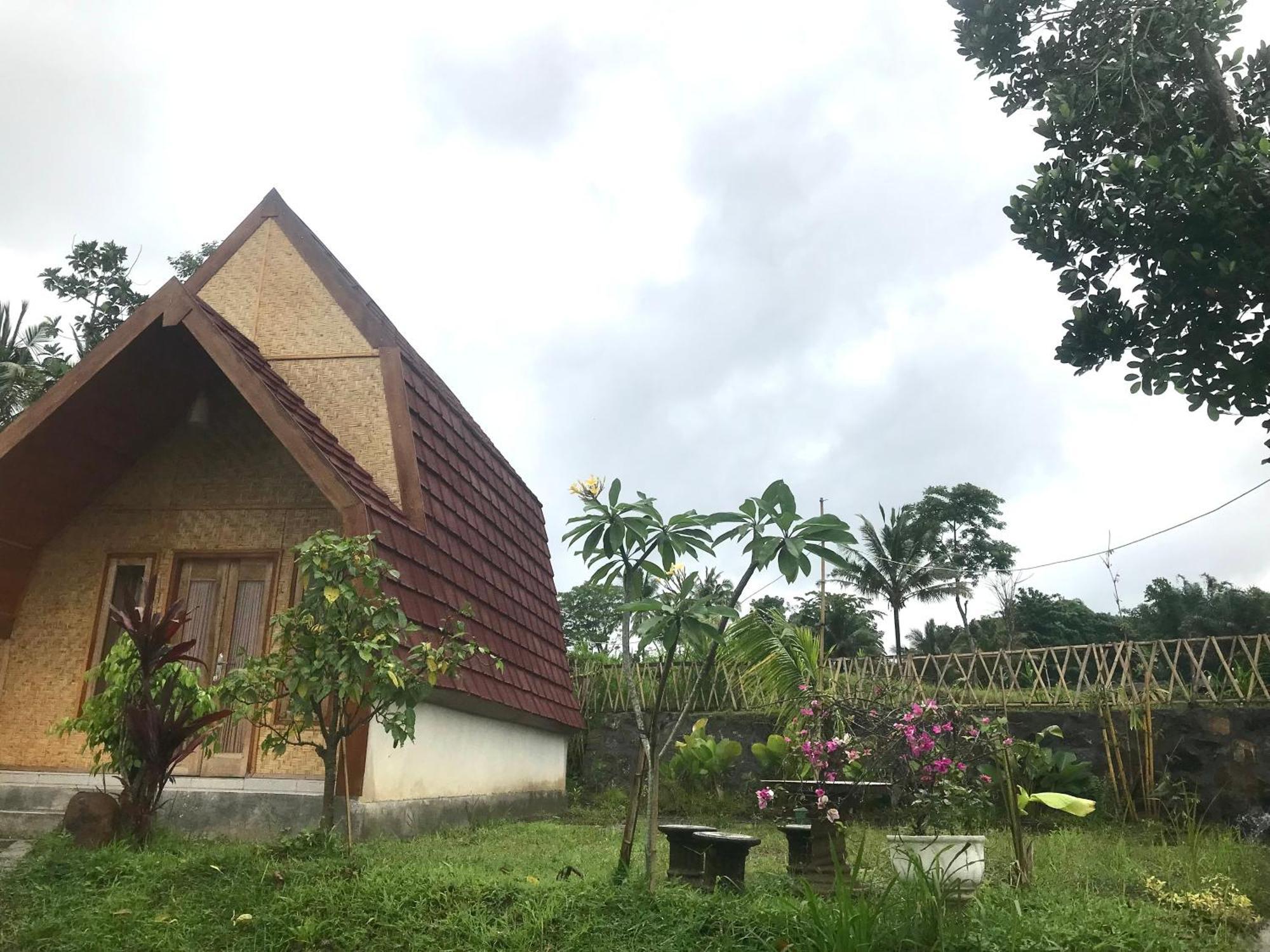 Bello Bungalow Batukliang エクステリア 写真